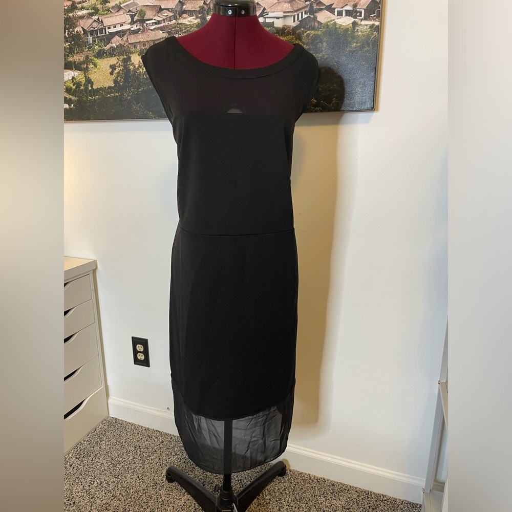 Size 16 Elegant Black Sleeveless Dress